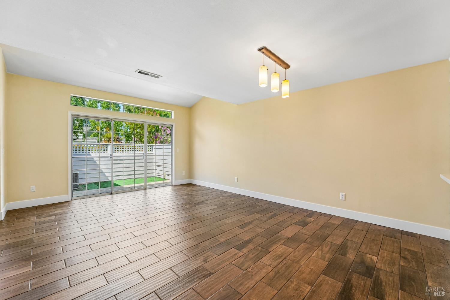 567 East Jasmine Circle Santa Rosa, CA 95407 - Photo 4 of 36
