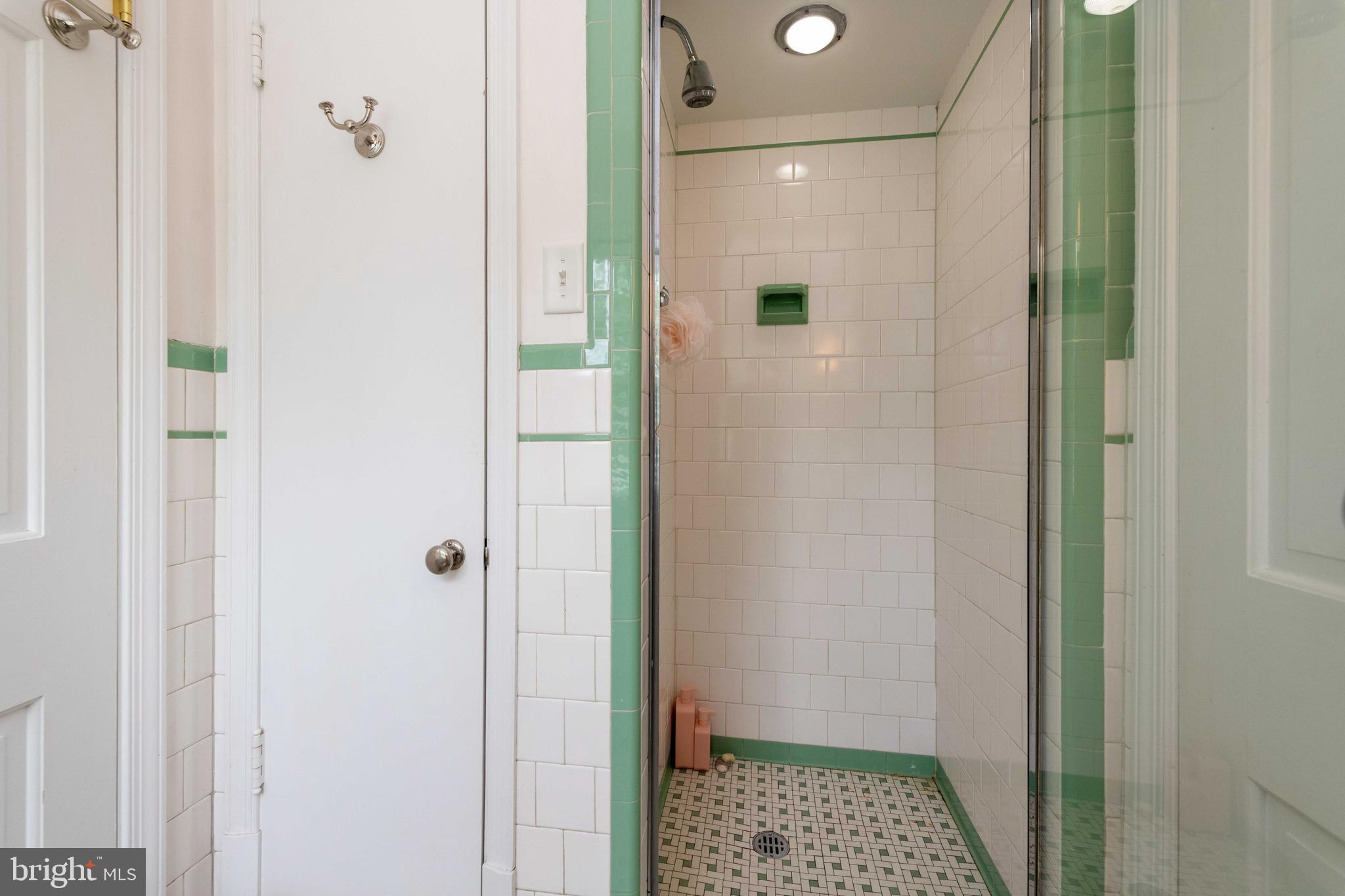 212 Churchwardens Road Baltimore, MD 21212 - Photo 26 of 48 On suite primary bath