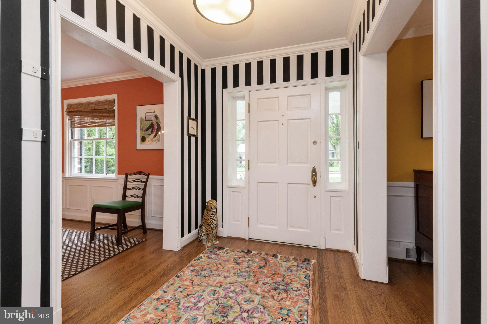 212 Churchwardens Road Baltimore, MD 21212 - Photo 5 of 48 Expansive front hall