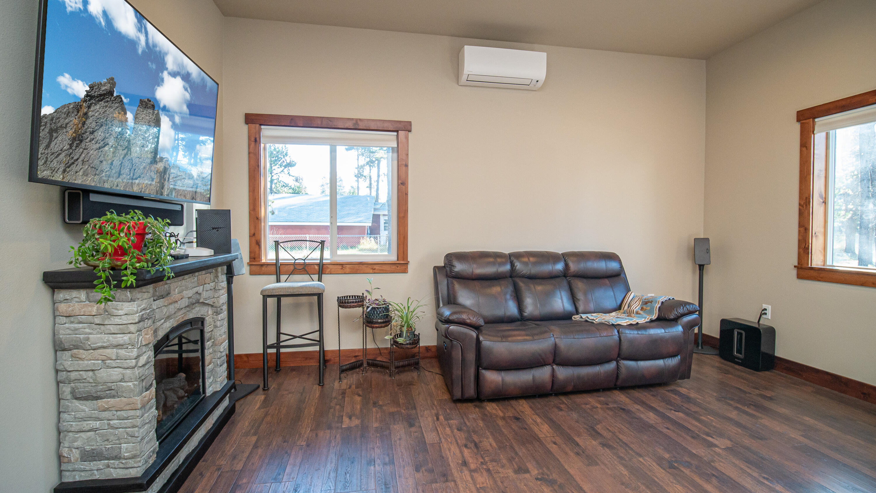 17201 Bakersfield Road Bend, OR 97707 - Photo 40 of 57 Office has it's own ductless heating/cooling