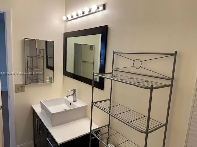 $3,000 | 311 Northwest 103rd Terrace, Unit 311, Pembroke Pines, FL 33026