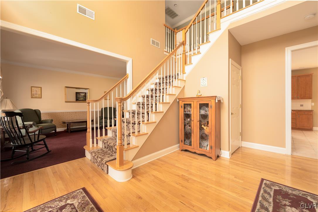 1604 Knollwood Road Bethlehem, PA 18015 - Photo 4 of 23 Foyer