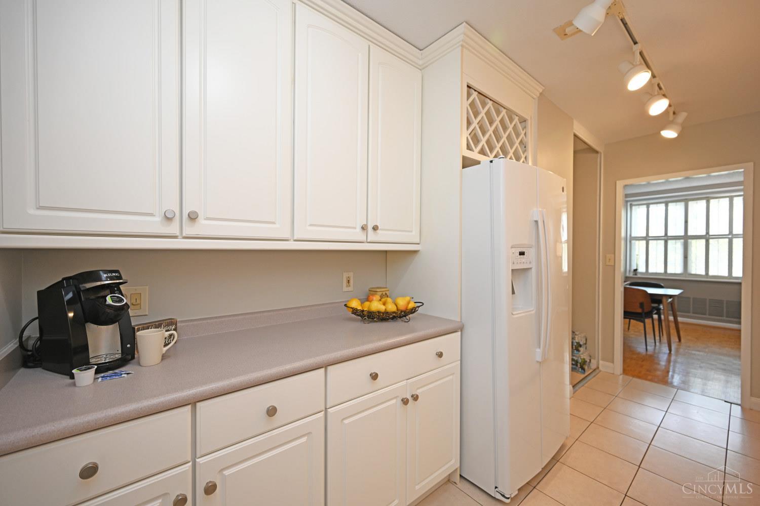 2444 Madison Road, Unit 202A Cincinnati, OH 45208 - Photo 19 of 41