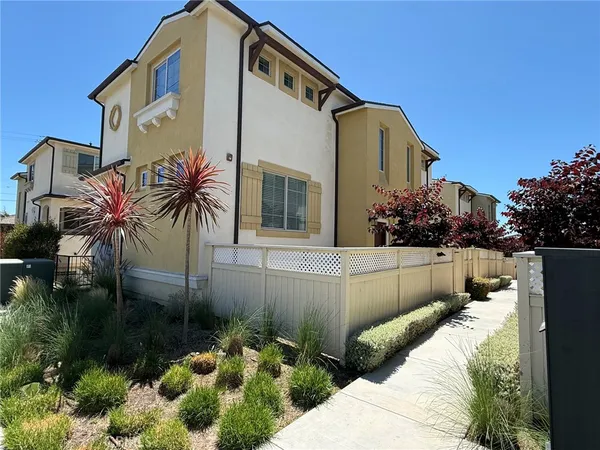 $749,000 | 2201 West 237th Street, Torrance, CA 90501