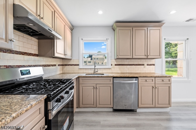 726 New Brunswick Road Somerset, NJ 08873 - Photo 4 of 27