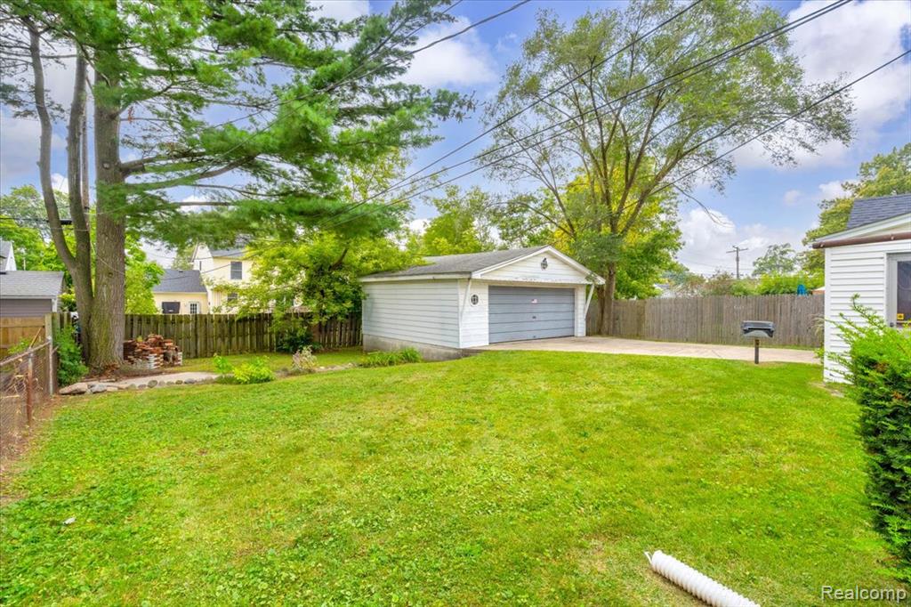 2251 Harvard Road Berkley, MI 48072 - Photo 39 of 47