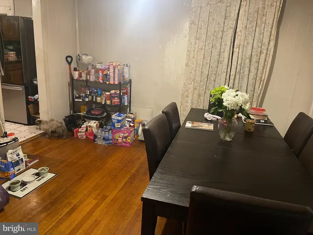 a view of a workspace with furniture