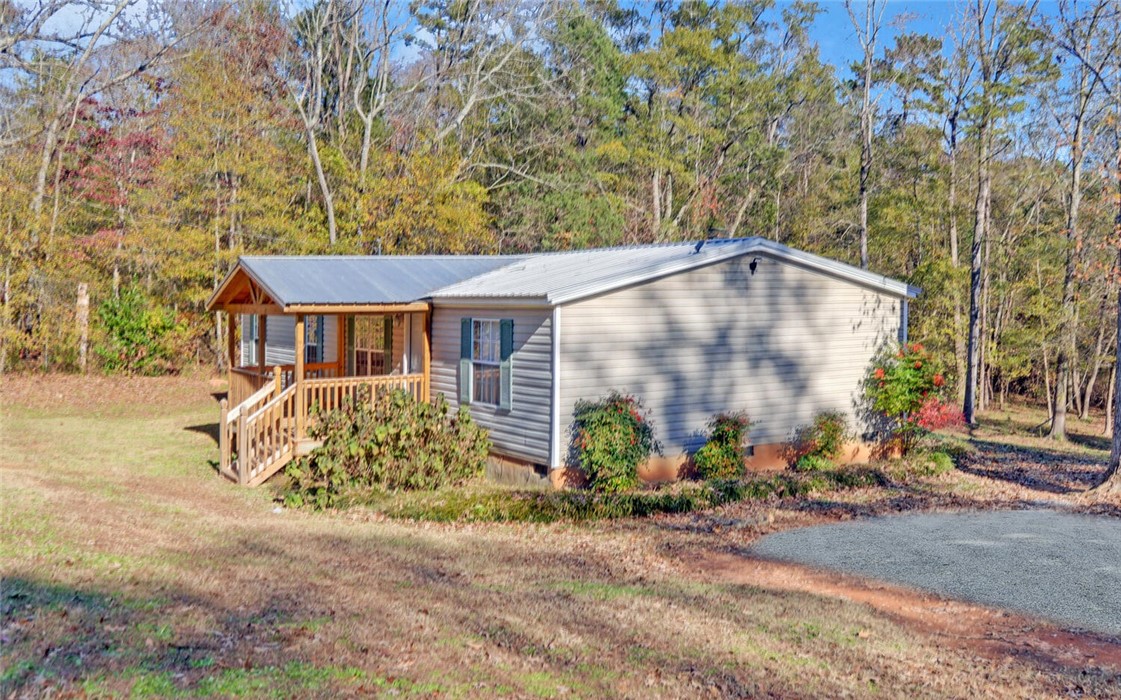 1504 Chandler Ferry Road Hartwell, GA 30643 - Photo 2 of 48 Gallery Image 2