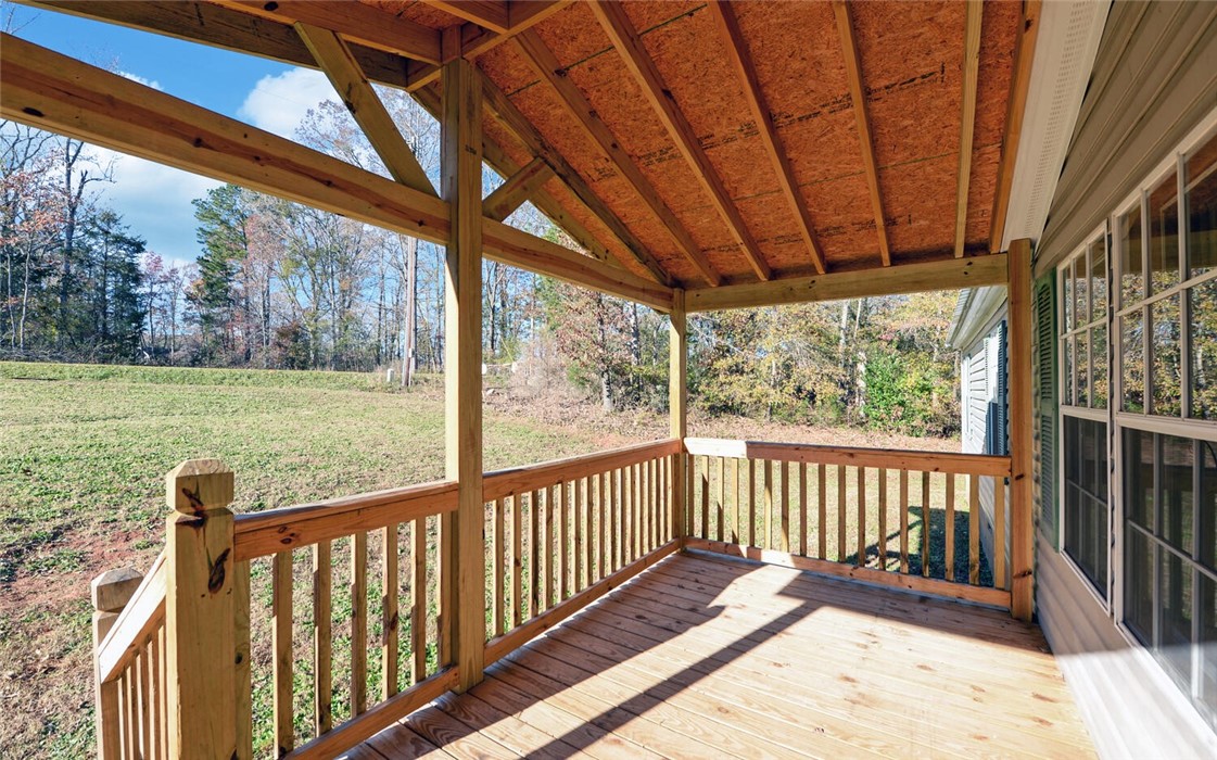 1504 Chandler Ferry Road Hartwell, GA 30643 - Photo 3 of 48 Gallery Image 3