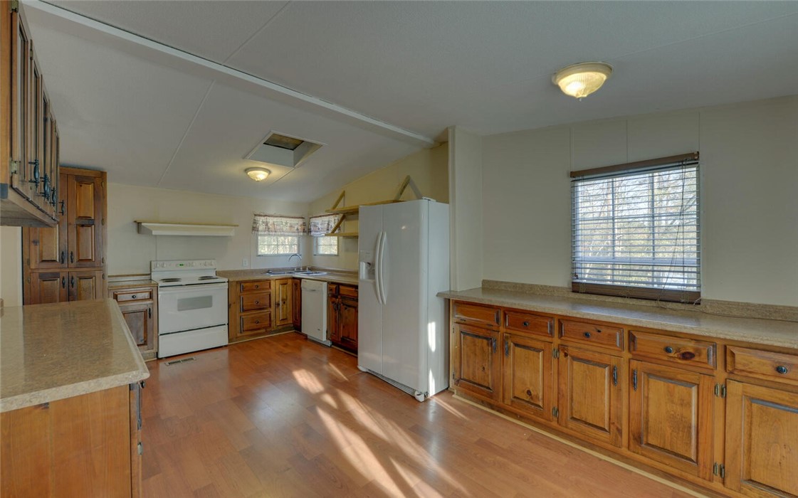 1504 Chandler Ferry Road Hartwell, GA 30643 - Photo 8 of 48 Gallery Image 8