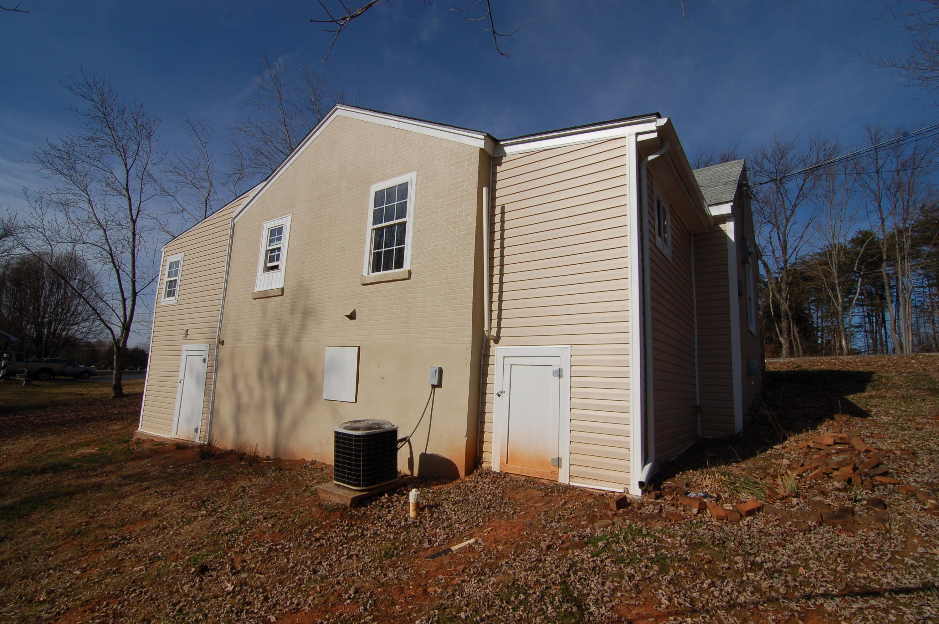 1030 Doe Run Road Rocky Mount, VA 24151 - Photo 11 of 26 DSC_0036