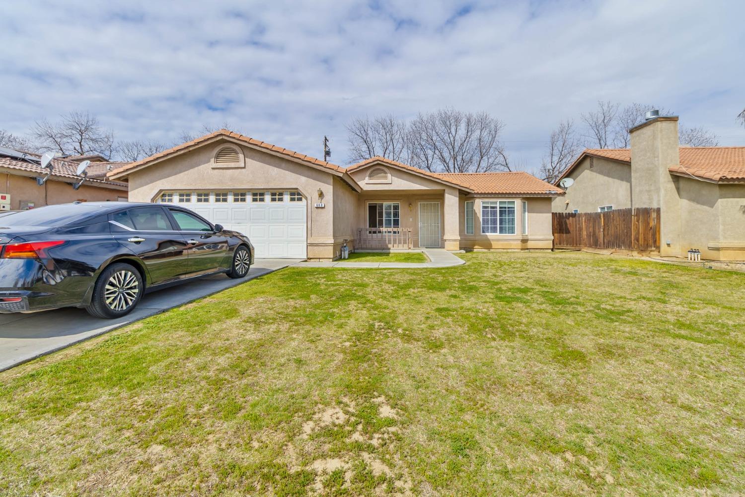 660 Hazelhurst Way Coalinga, CA 93210 - Photo 1 of 22