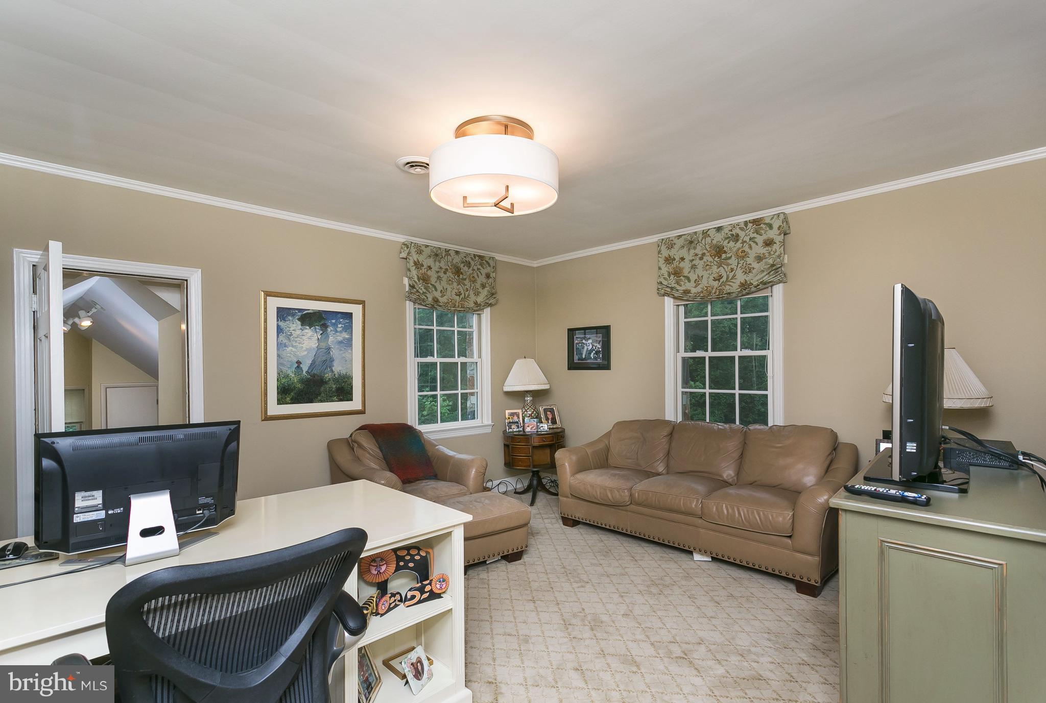 7810 Crossland Road Baltimore, MD 21208 - Photo 22 of 27 Bedroom