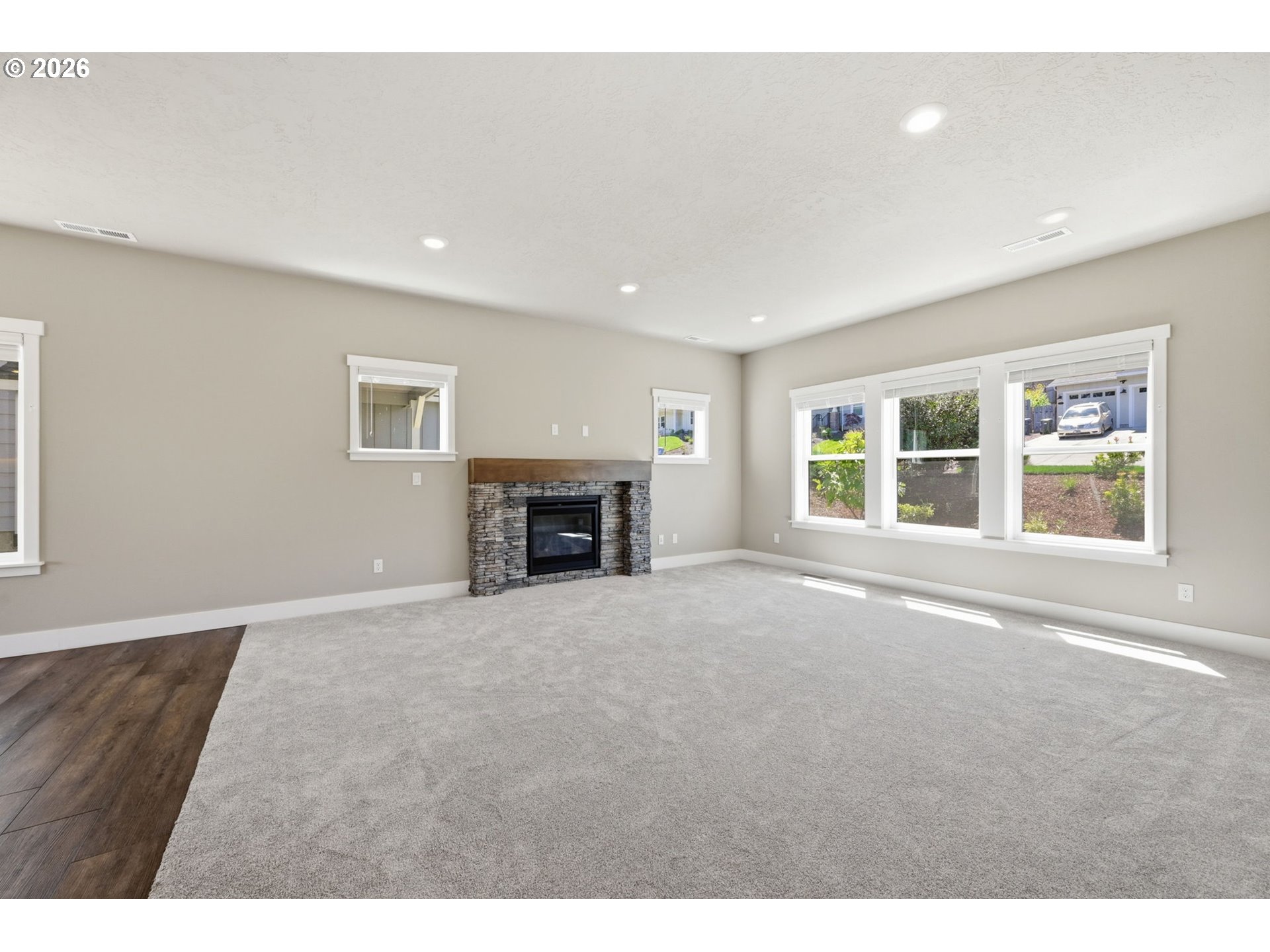 3726 Rockcress Road Eugene, OR 97403 - Photo 7 of 48 Living Room