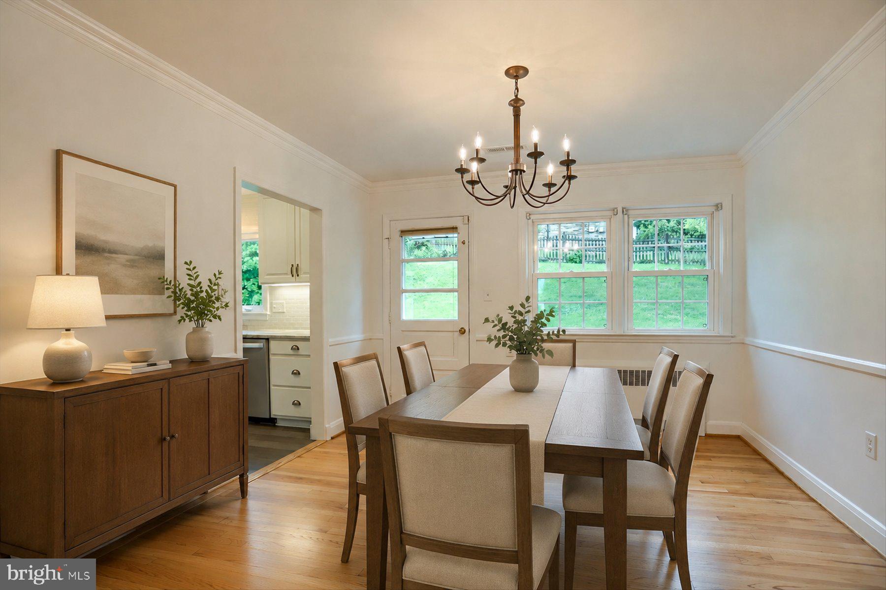 422 Aigburth Road Towson, MD 21286 - Photo 13 of 48 Virtually Staged Dining Room