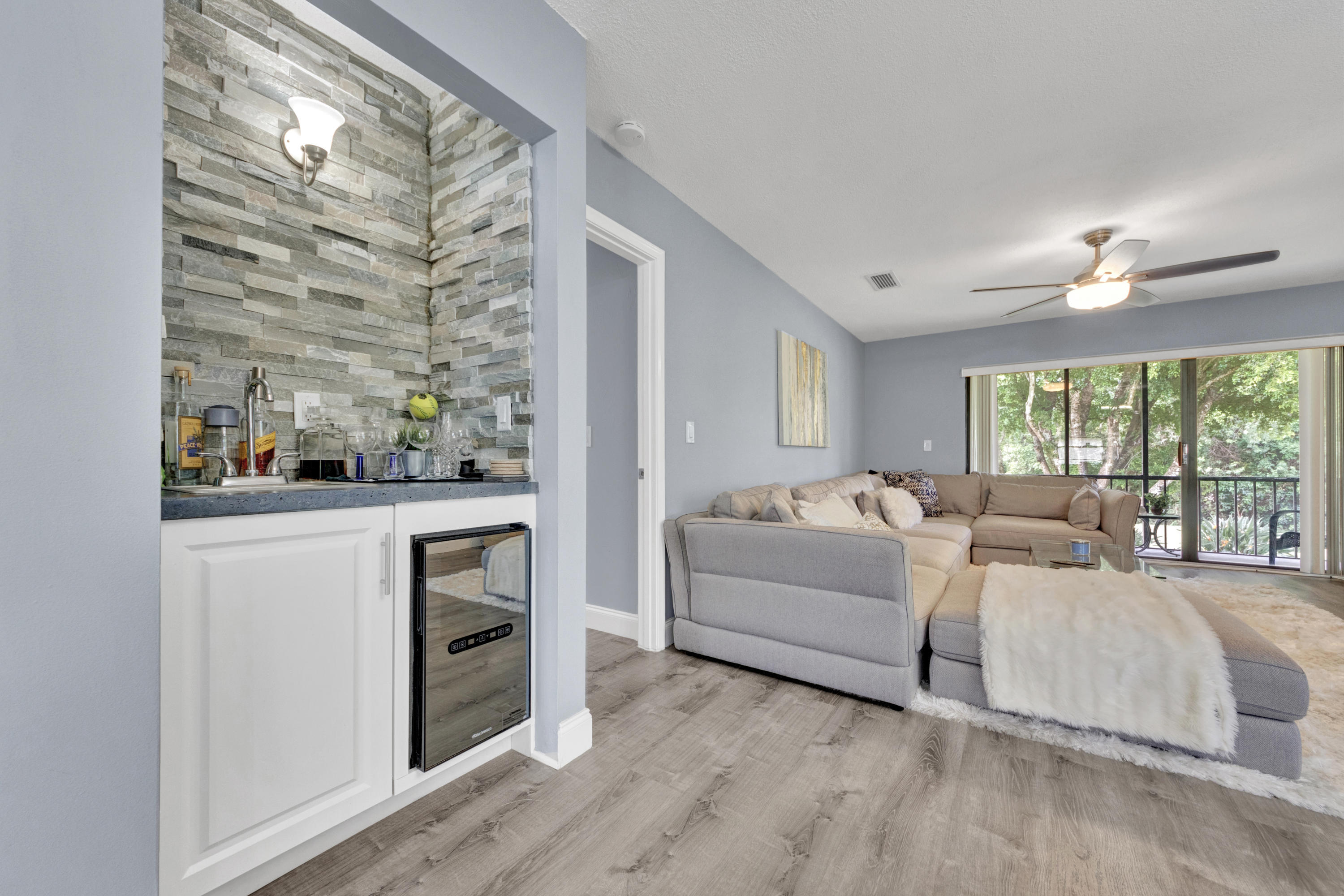 21866 Cypress Circle, Unit 31E Boca Raton, FL 33433 - Photo 8 of 21 living room