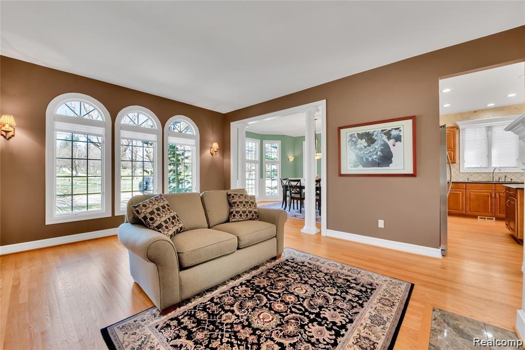 625 1st Street Rochester, MI 48307 - Photo 8 of 41