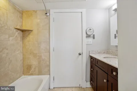 $2,050 | 2600 Sherman Avenue Northwest, Unit 301, Washington, DC 20001