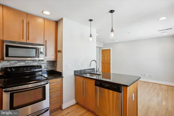 $2,050 | 2600 Sherman Avenue Northwest, Unit 301, Washington, DC 20001