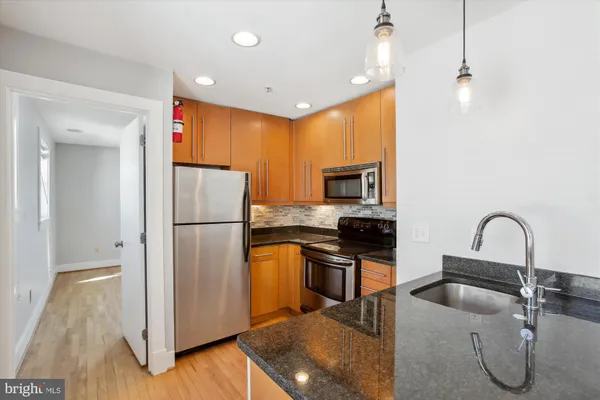 $2,050 | 2600 Sherman Avenue Northwest, Unit 301, Washington, DC 20001