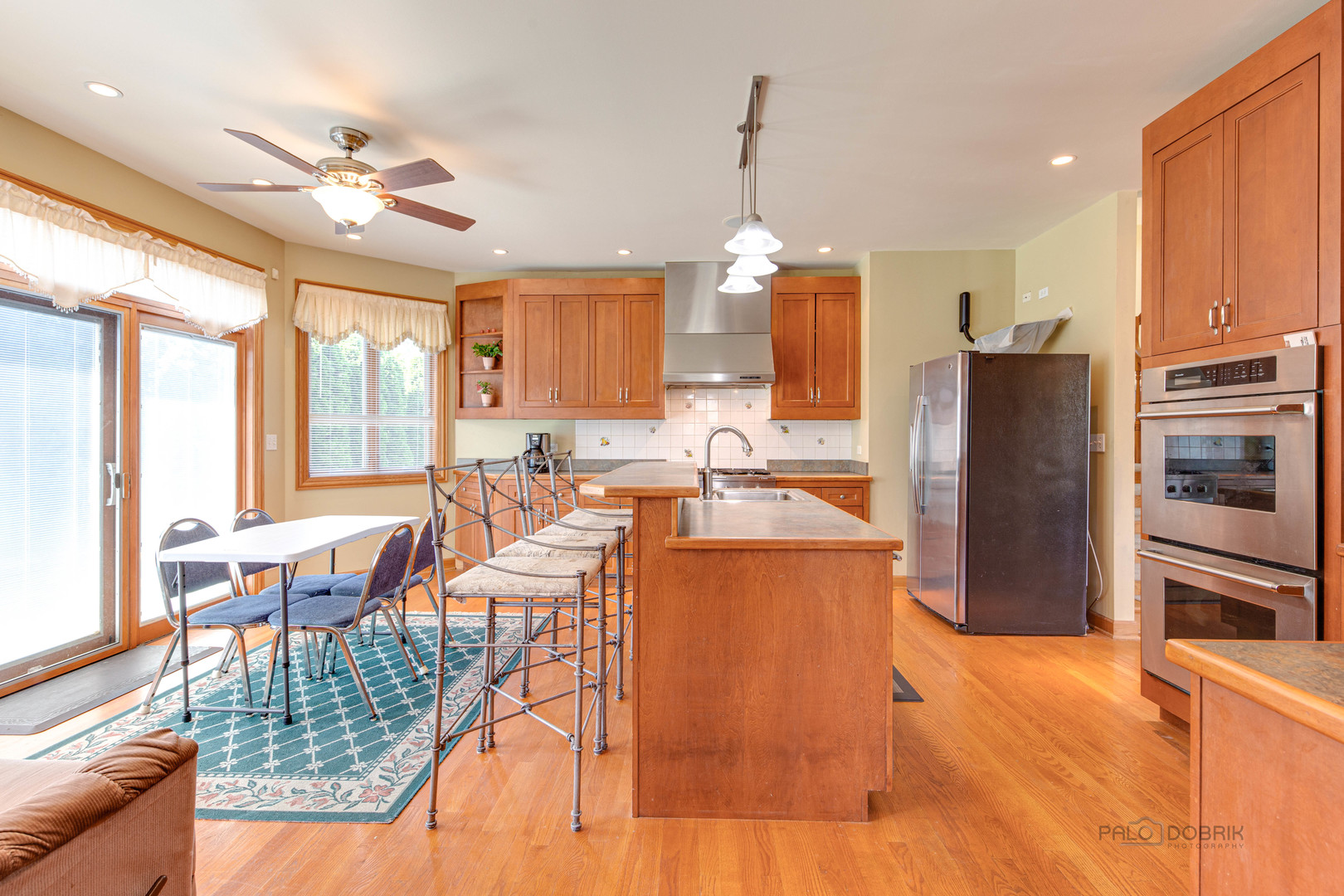 1865 Everett Avenue Des Plaines, IL 60018 - Photo 16 of 38 a very nice looking kitchen with a large window