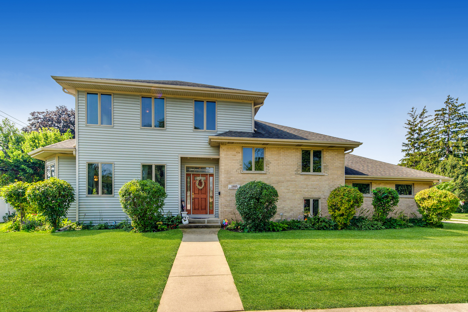 1865 Everett Avenue Des Plaines, IL 60018 - Photo 2 of 38 a front view of house with yard