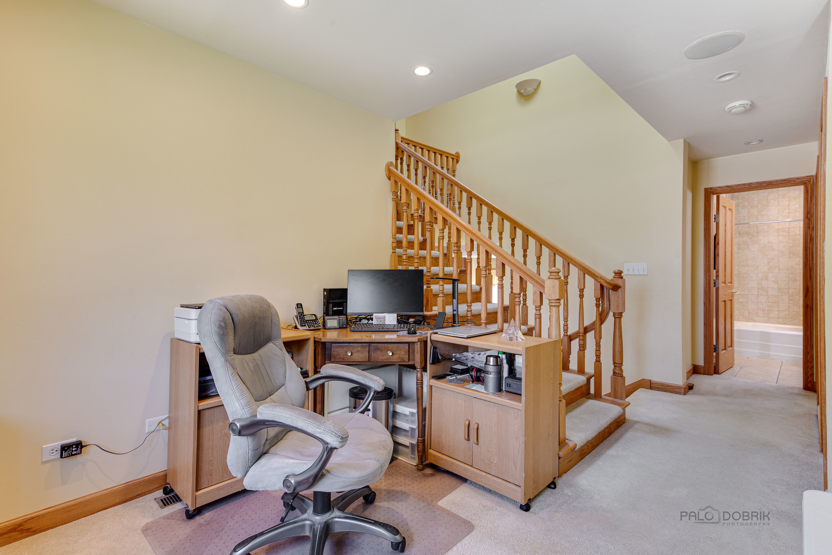 1865 Everett Avenue Des Plaines, IL 60018 - Photo 22 of 38 a view of a workspace with seating space