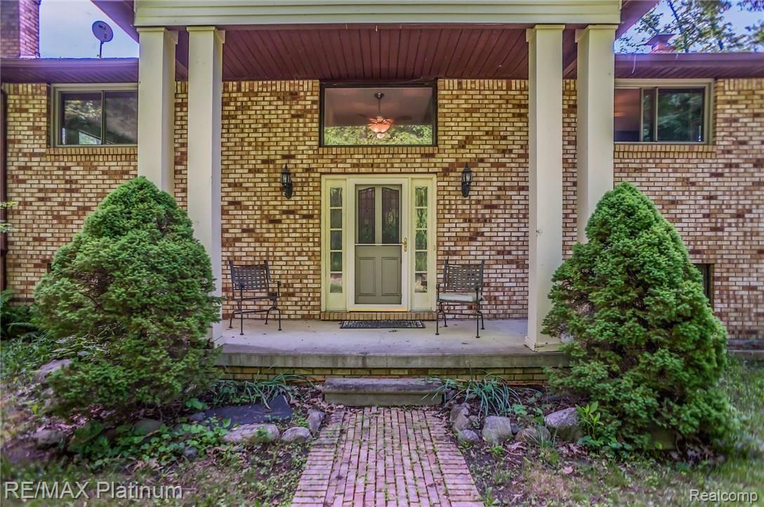 3788 Chase Lake Road Howell, MI 48855 - Photo 2 of 31 2.jpg