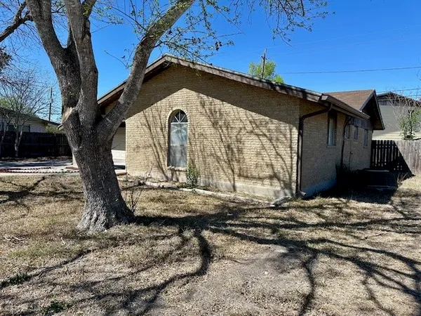 $142,500 | 1518 Maple Street, Kingsville, TX 78363