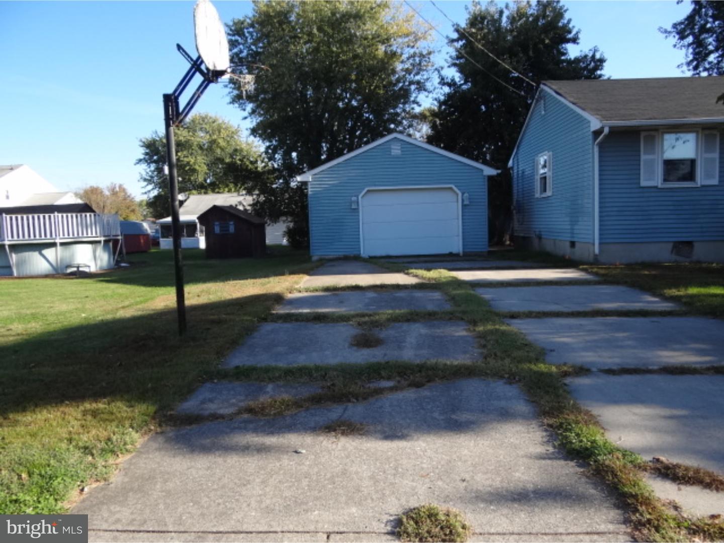 84 Georgia Road Pennsville, NJ 08070 - Photo 3 of 18 Garage