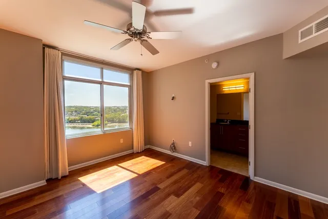 $5,275 | 54 Rainey Street, Unit 1122, Austin, TX 78701