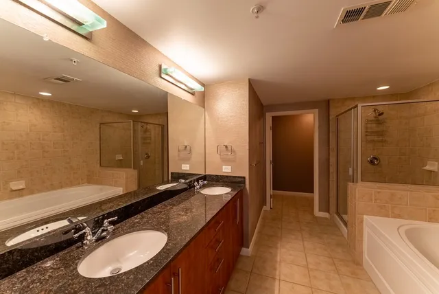 $5,275 | 54 Rainey Street, Unit 1122, Austin, TX 78701