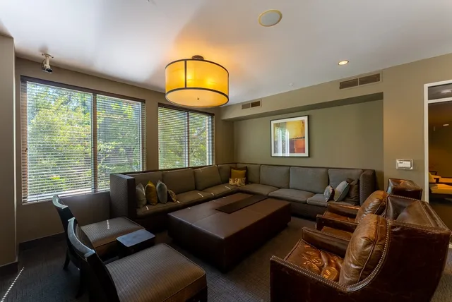 $5,275 | 54 Rainey Street, Unit 1122, Austin, TX 78701