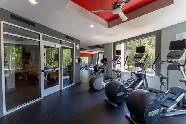 $5,275 | 54 Rainey Street, Unit 1122, Austin, TX 78701