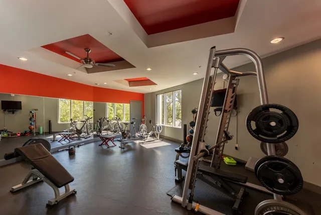 $5,275 | 54 Rainey Street, Unit 1122, Austin, TX 78701