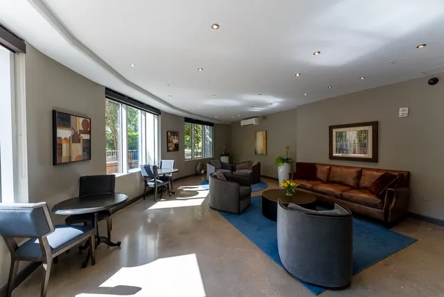 $5,275 | 54 Rainey Street, Unit 1122, Austin, TX 78701