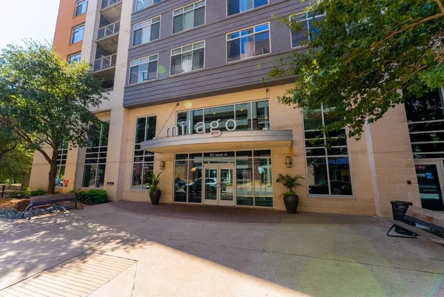 $5,275 | 54 Rainey Street, Unit 1122, Austin, TX 78701