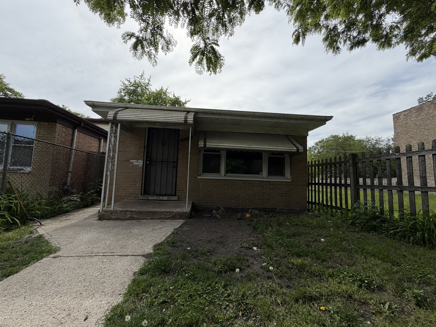 5652 South Aberdeen Street Chicago, IL 60621 - Photo 1 of 20 Gallery Image 1