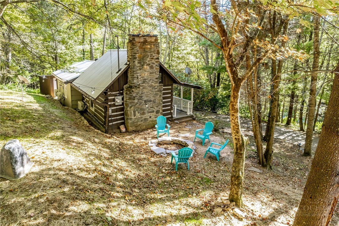 284 Grady Winkler Road Boone, NC 28607 - Photo 3 of 39
