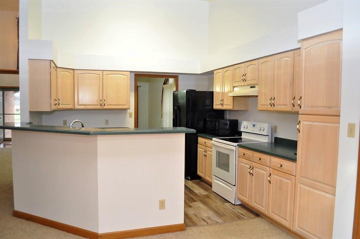 271 Holder Road Baltimore, OH 43105 - Photo 12 of 66 Kitchen - 271 Holder Road NW, Baltimore, OH 43105