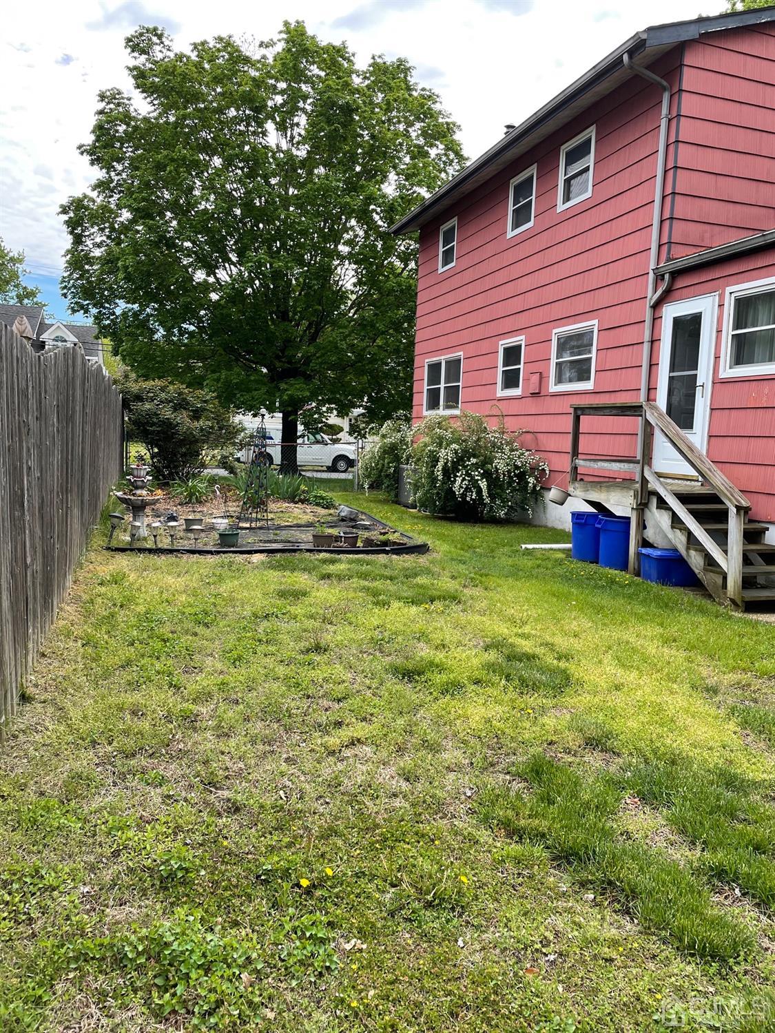 46 Gramercy Road Old Bridge, NJ 08857 - Photo 3 of 27 Large garden area