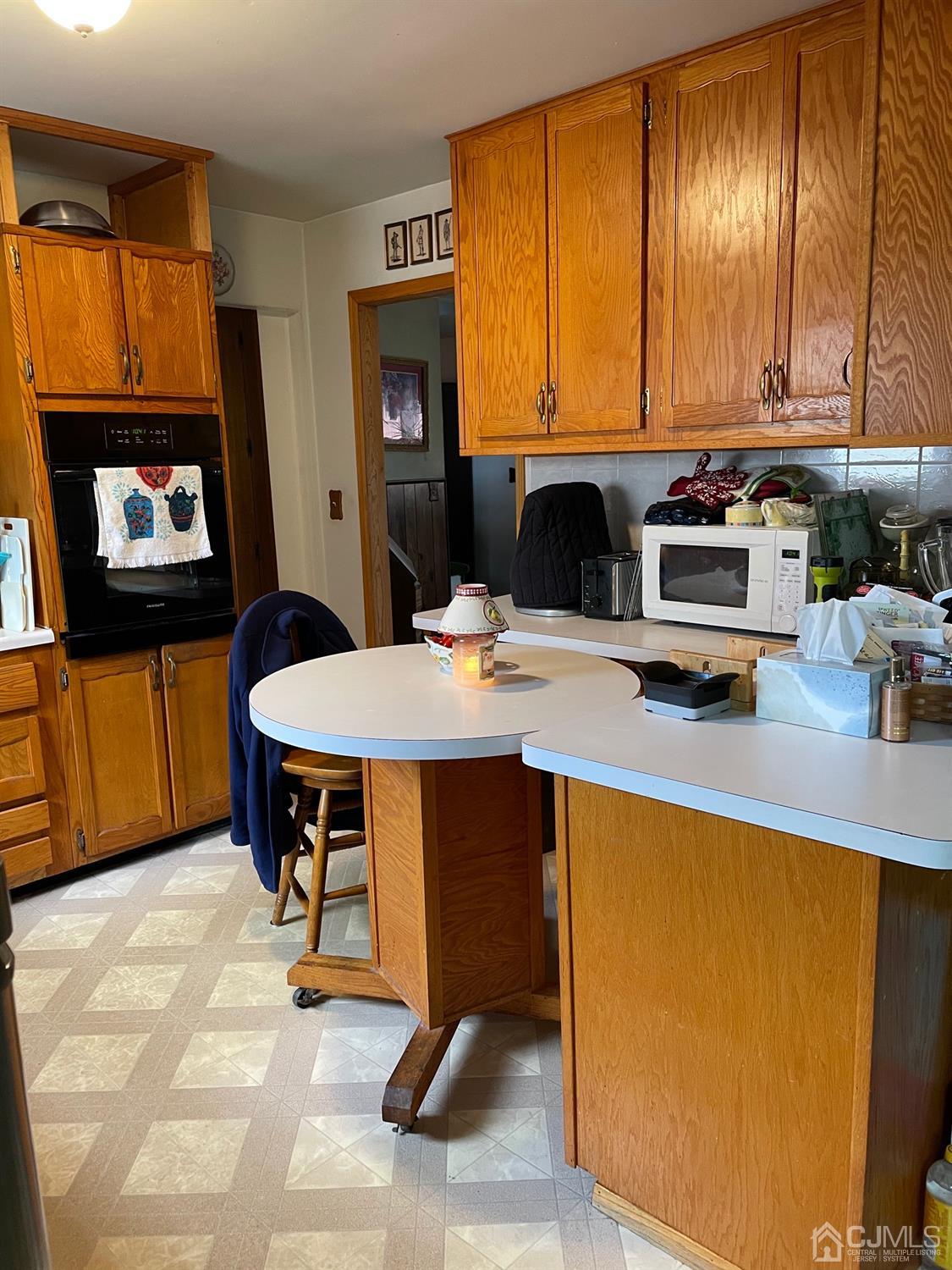 46 Gramercy Road Old Bridge, NJ 08857 - Photo 8 of 27 East in Kitchen with table included