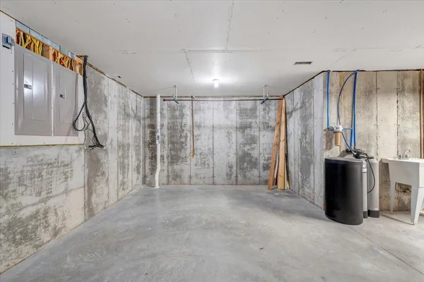 $549,900 | 275 Chestnut Creek Drive, Hardy, VA 24101