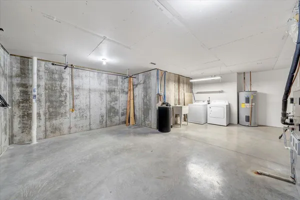 $549,900 | 275 Chestnut Creek Drive, Hardy, VA 24101