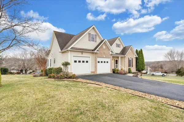 $549,900 | 275 Chestnut Creek Drive, Hardy, VA 24101