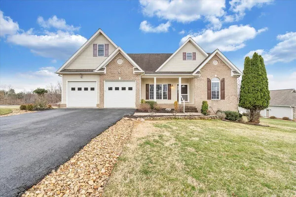 $549,900 | 275 Chestnut Creek Drive, Hardy, VA 24101