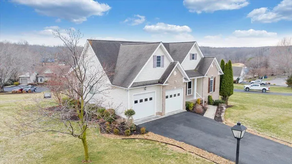 $549,900 | 275 Chestnut Creek Drive, Hardy, VA 24101