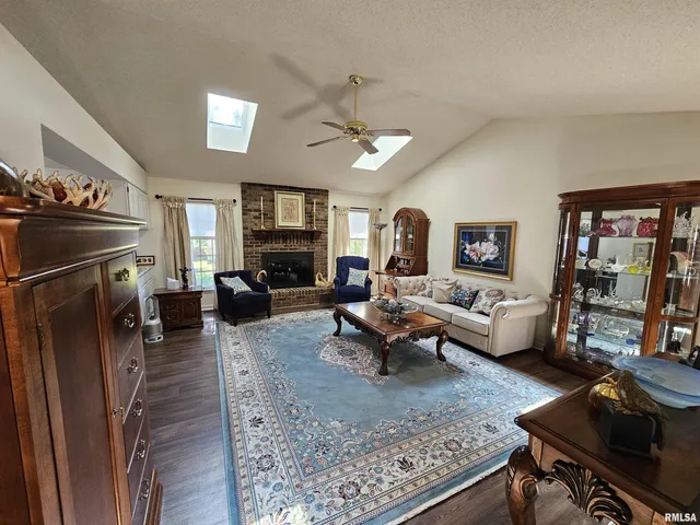 $299,000 | 3517 Victoria Avenue, Mount Vernon, IL 62864