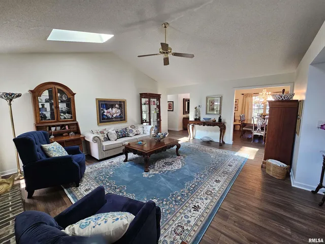 $299,000 | 3517 Victoria Avenue, Mount Vernon, IL 62864