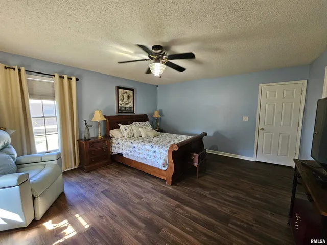 $299,000 | 3517 Victoria Avenue, Mount Vernon, IL 62864